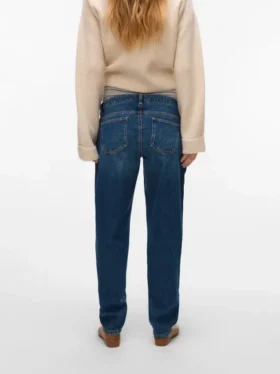 Jeans a vestibilità regolare con vita media
