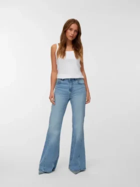 Jeans a vita alta e dal taglio svasato Vmindia
