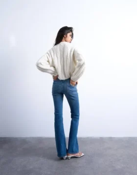 Jeans a vita alta e taglio svasato Tsjamie