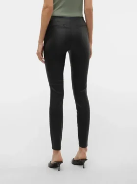 Jeans a vita alta e taglio svasato Vmronda