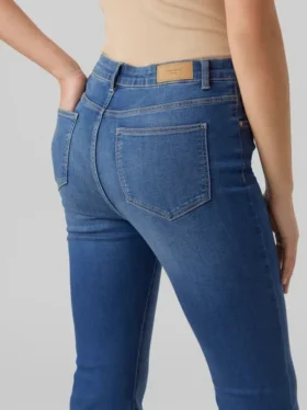 Jeans a vita alta e taglio svasato Vmselina