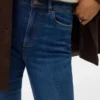 Jeans a vita alta e taglio svasato Vmtanna