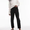 Jeans a vita alta e vestibilità “mom” di Topshop