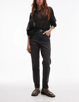 Jeans a vita alta e vestibilità “mom” di Topshop