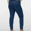 Jeans a vita alta e vestibilità slim Vmclusia