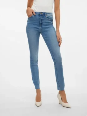 Jeans a vita alta e vestibilità slim VMSophia