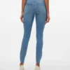 Jeans a vita alta e vestibilità slim VMSophia
