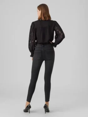 Jeans a vita alta e vestibilità slim VMSophia