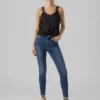 Jeans a vita alta e vestibilità slim VMSophia