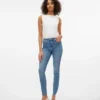 Jeans a vita alta e vestibilità slim VMSophia