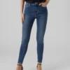 Jeans a vita alta e vestibilità slim VMSophia