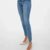 Jeans a vita alta e vestibilità slim VMSophia