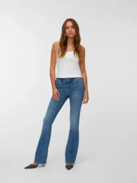 Jeans a vita bassa e taglio svasato Vmcamille
