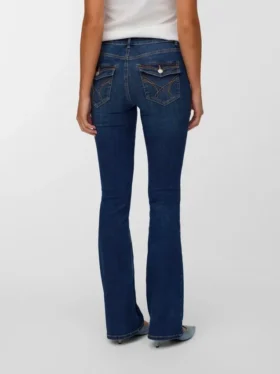 Jeans a vita bassa e taglio svasato Vmcamille