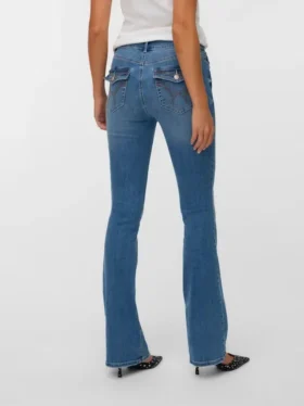 Jeans a vita bassa e taglio svasato Vmcamille