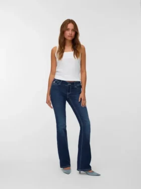 Jeans a vita bassa e taglio svasato Vmhelena