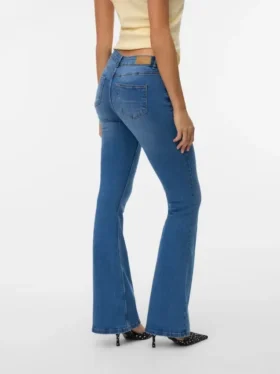 Jeans a vita bassa e taglio svasato Vmsigi