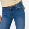 Jeans a vita bassa e taglio svasato Vmsigi