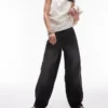 Jeans a vita bassa e vestibilità comoda di Topshop