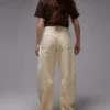 Jeans a vita media e vestibilità a botte di Topshop