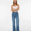 Jeans Awemily a vita alta con taglio “Mom Fit”