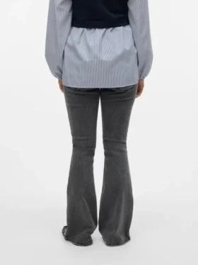 Jeans bootcut a vita media e vestibilità regolare
