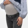 Jeans bootcut a vita media e vestibilità regolare