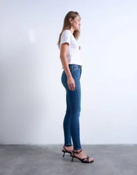 Jeans skinny a vita alta Tsjamie