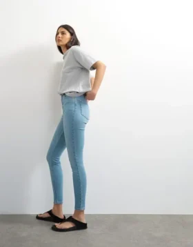 Jeans skinny a vita alta Tsjamie