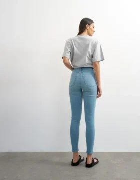 Jeans skinny a vita alta Tsjamie