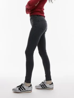 Jeans skinny a vita alta Tsjoni