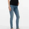 Jeans slim a vestibilità dritta