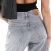 Jeans Topshop a vita media e vestibilità ampia