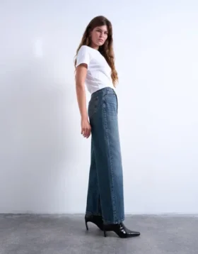 Jeans Tscolumn a vita media e vestibilità dritta