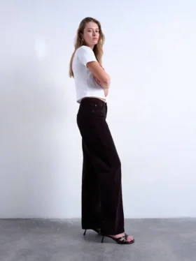 Jeans Tsember a vita bassa e gamba larga