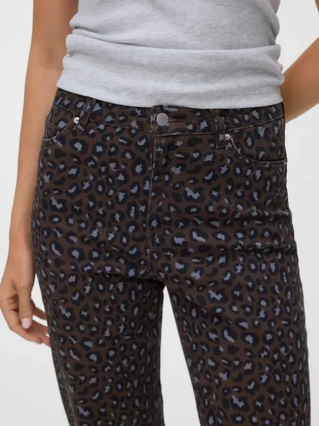 Jeans Vmtessa a vita alta con vestibilità Mom Jeans Vmtessa a vita alta con vestibilità Mom