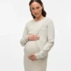 Maglia di maglieria dal taglio regolare con scollo rotondo e polsini a costine