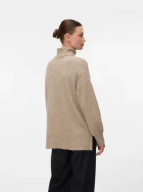 Maglione a collo alto dalla vestibilità regolare