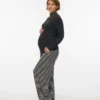 Maglione premaman in maglieria