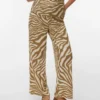 Pantaloni a gamba larga