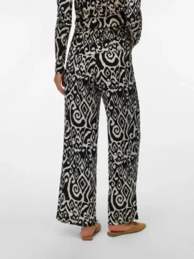 Pantaloni a gamba larga