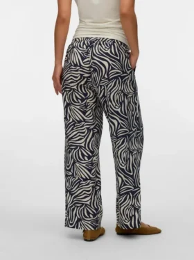 Pantaloni a gamba larga