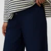Pantaloni a vestibilità regolare con vita media
