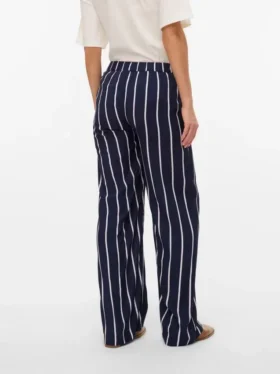 Pantaloni a vestibilità regolare e vita media