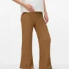 Pantaloni a vita alta con taglio svasato