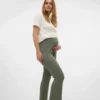 Pantaloni a vita alta e vestibilità regolare