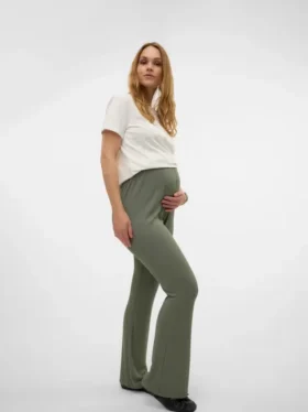 Pantaloni a vita alta e vestibilità regolare
