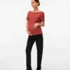 Pantaloni a vita alta e vestibilità regolare