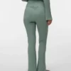 Pantaloni a zampa