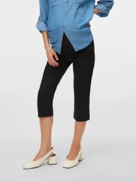 Pantaloni dal taglio corto